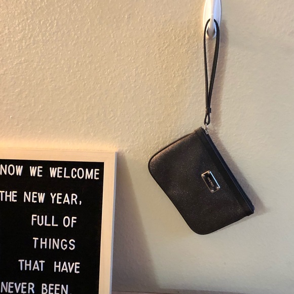 Nine West black pebbled sparkly metallic wristlet - Picture 5 of 7